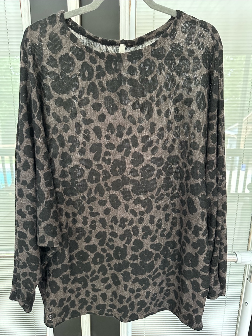 Size 1X MTS Animal Print Long Sleeve Top in Charcoal and Black. Drop sleeves.
